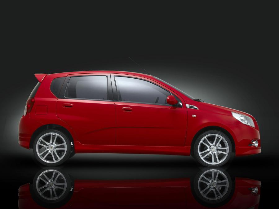  Chevrolet Aveo 5-Door 2008 года  (фото 2 из 11)